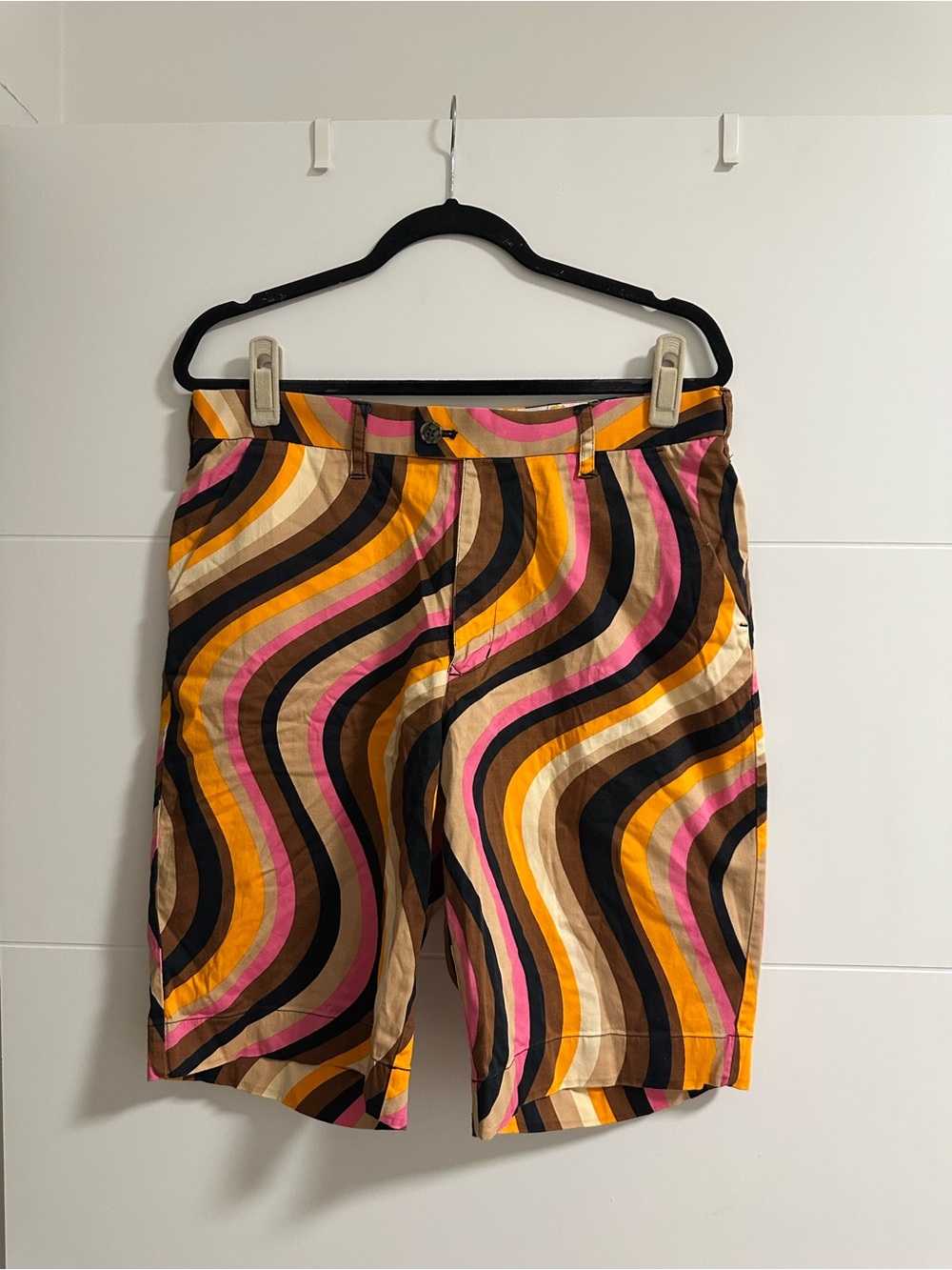 Loudmouth Golf Shorts in Wavy Psychedelic